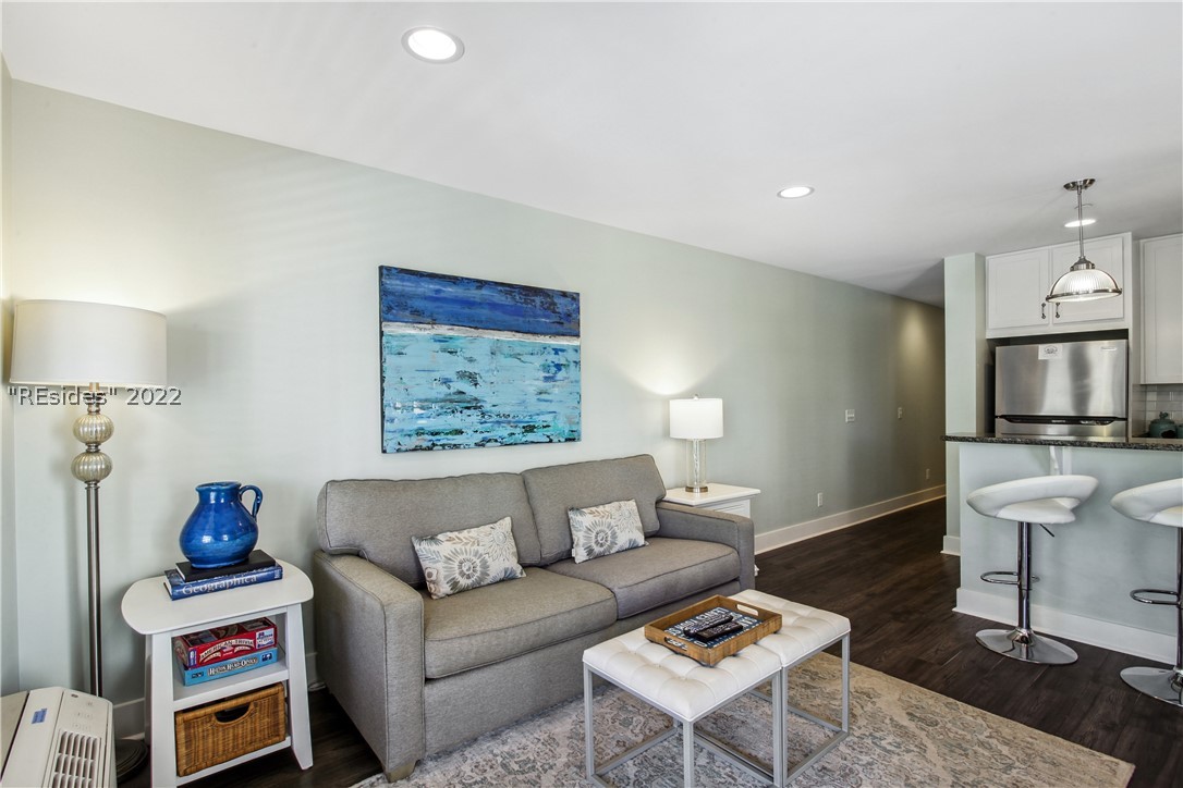 43 S Forest Beach Drive Unit: 201