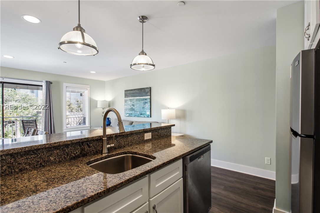 43 S Forest Beach Drive Unit: 201