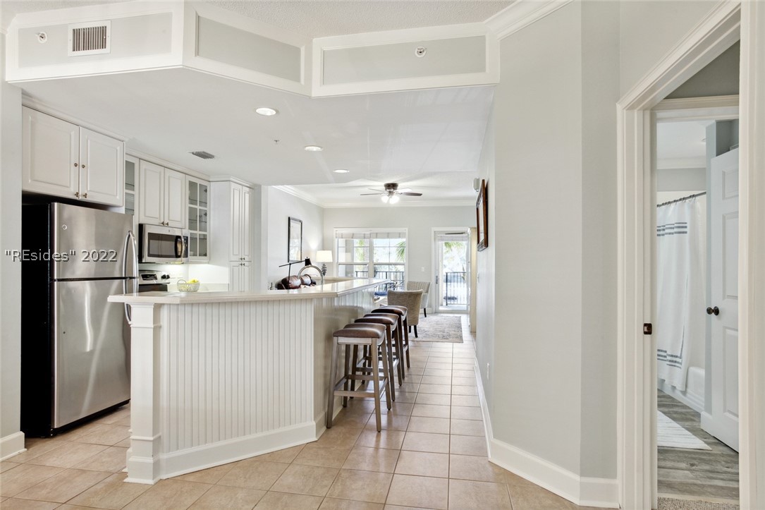 3 N Forest Beach Unit: 105