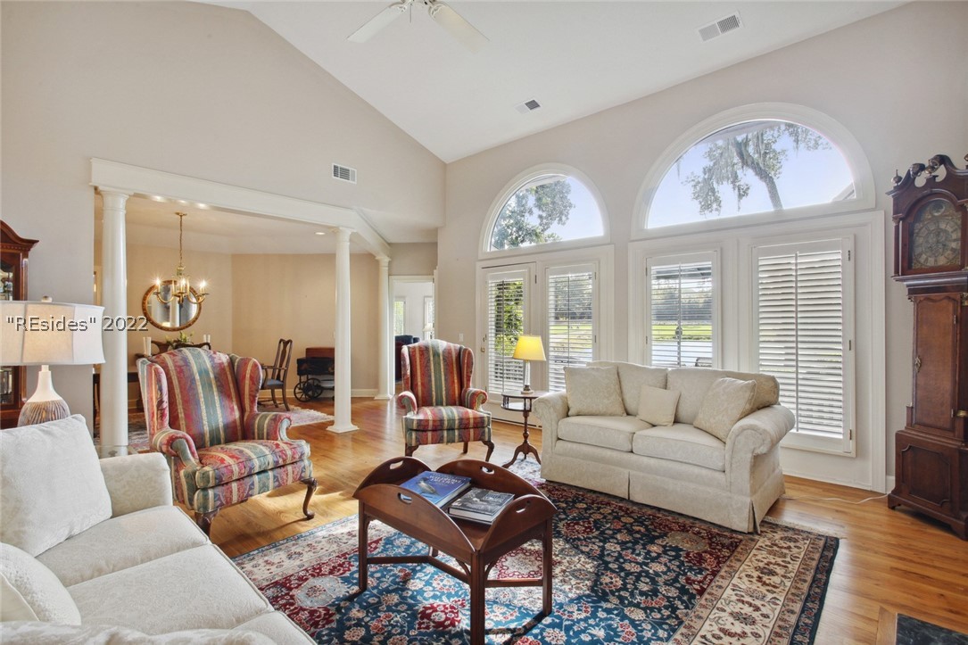 4 Tombee Court