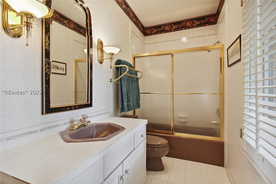 4 Tombee Court