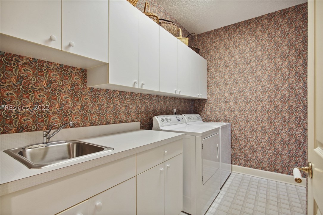 4 Tombee Court
