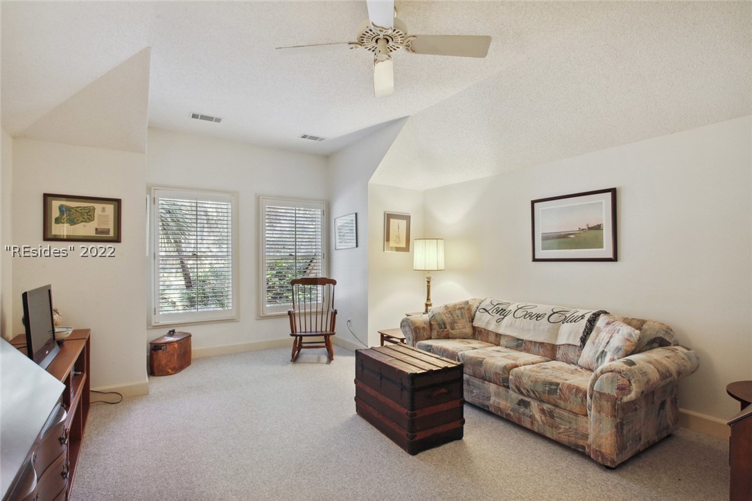 4 Tombee Court