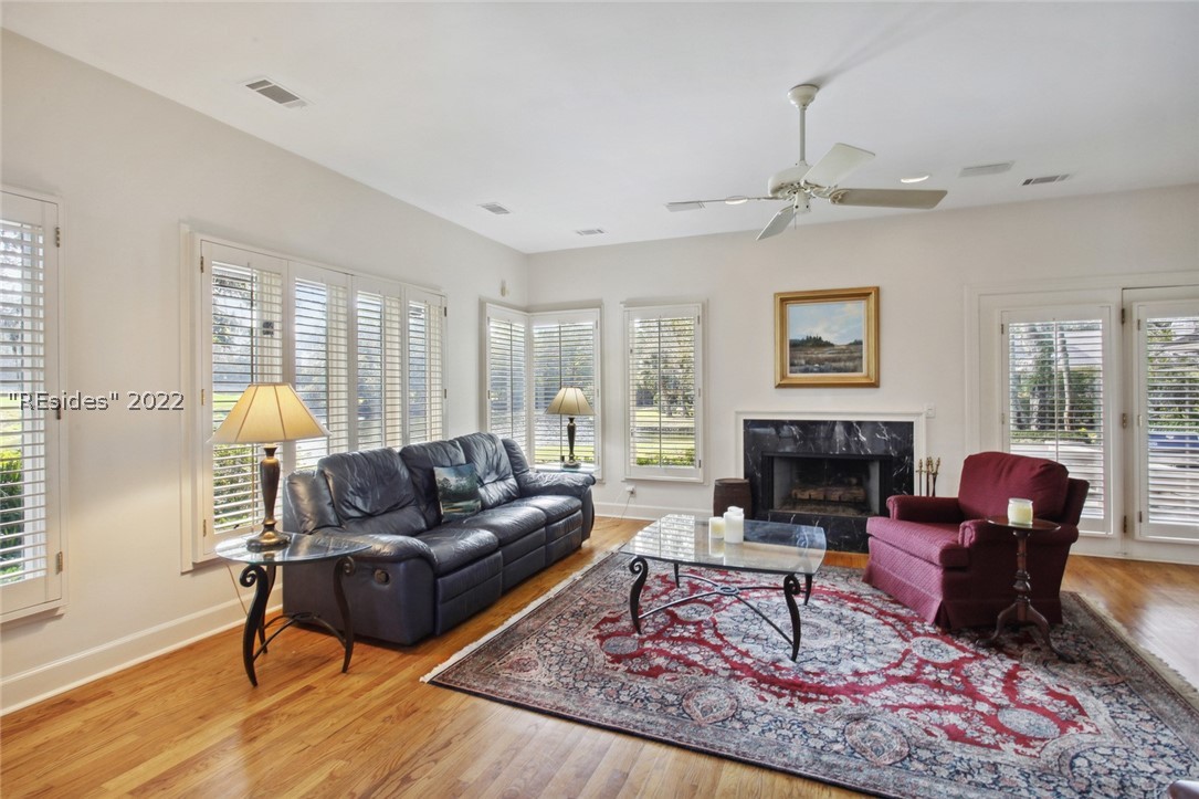 4 Tombee Court