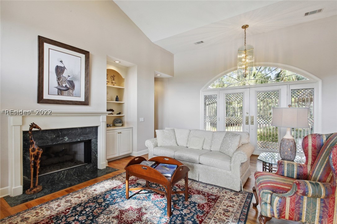 4 Tombee Court