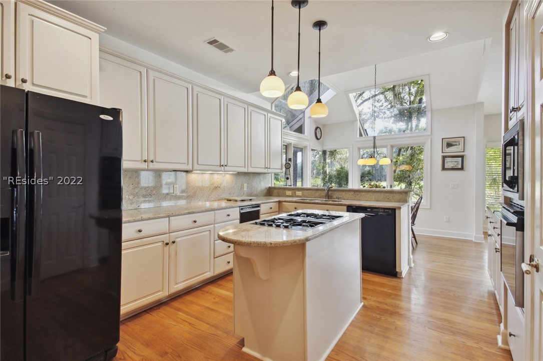 4 Tombee Court