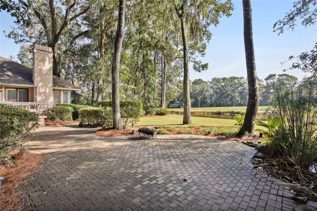4 Tombee Court
