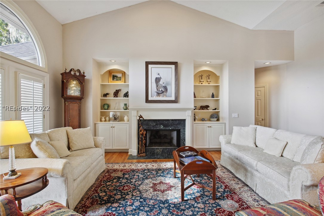 4 Tombee Court