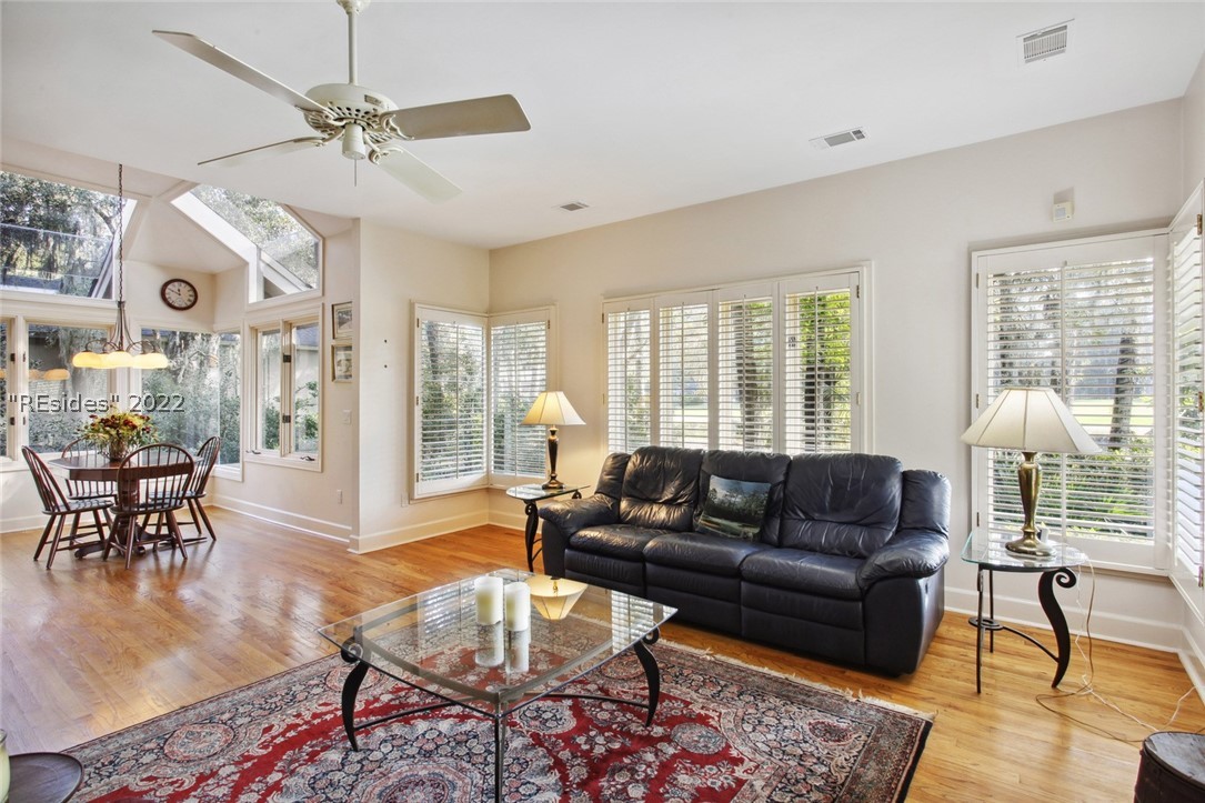 4 Tombee Court