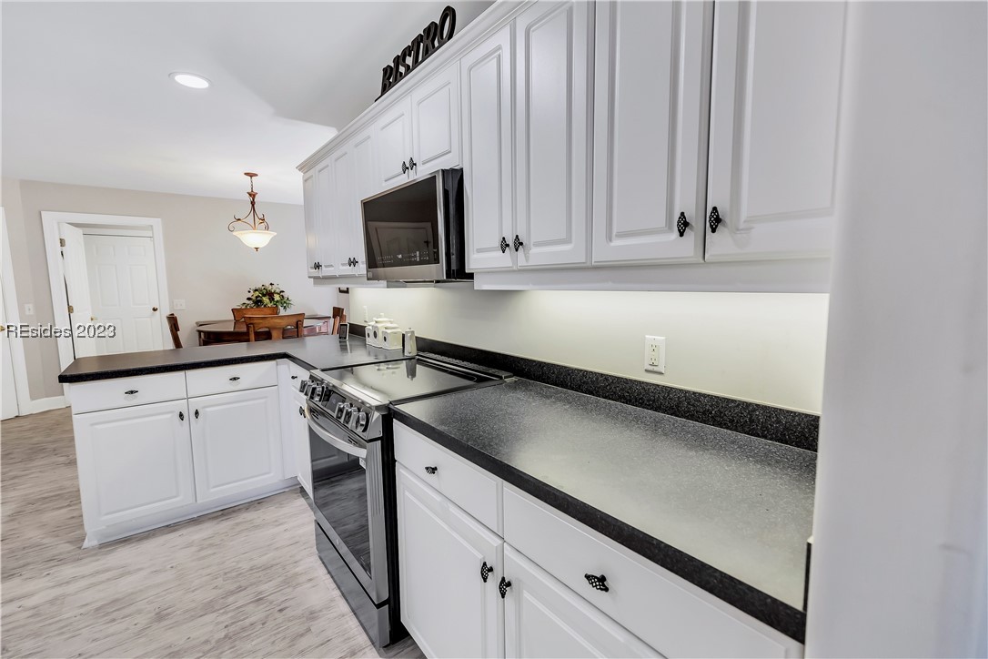 20 Coopers Hawk Road