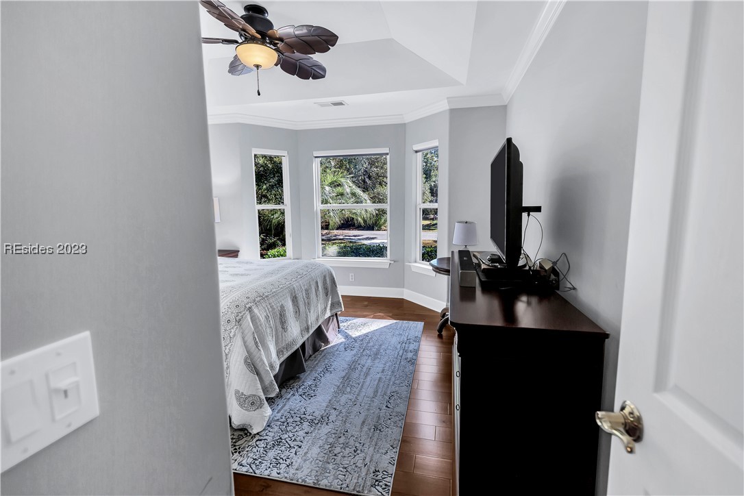 20 Coopers Hawk Road