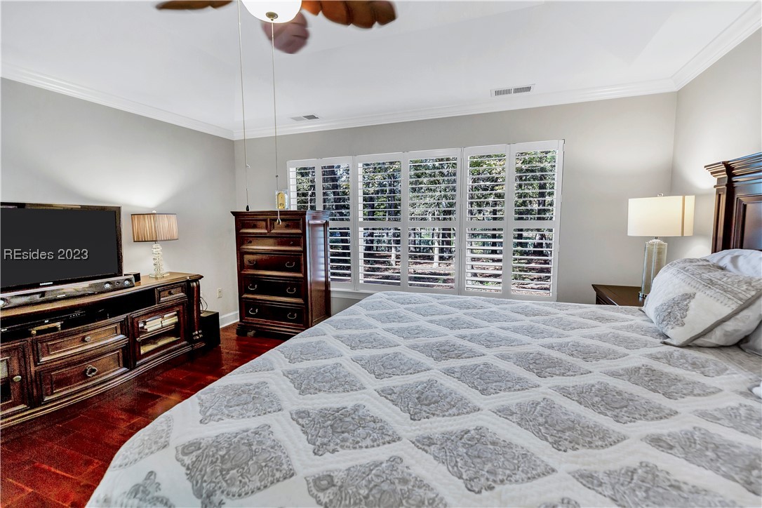 20 Coopers Hawk Road