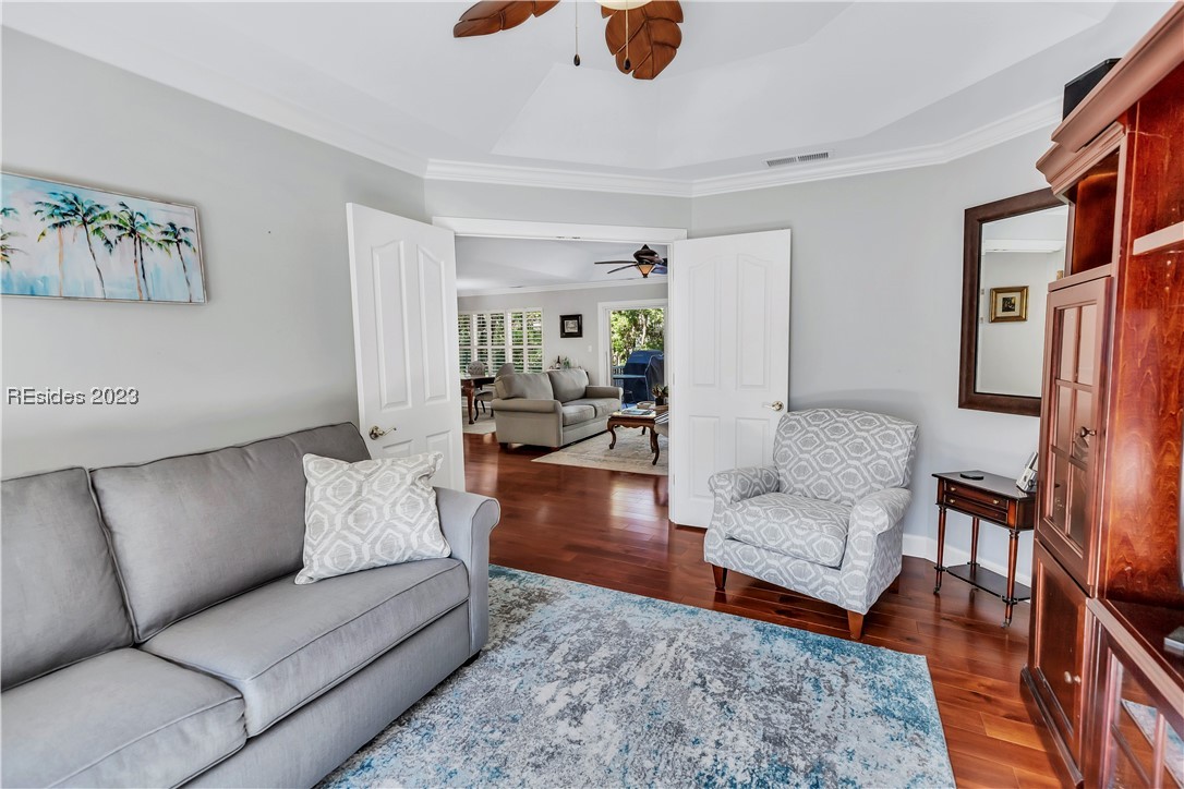 20 Coopers Hawk Road