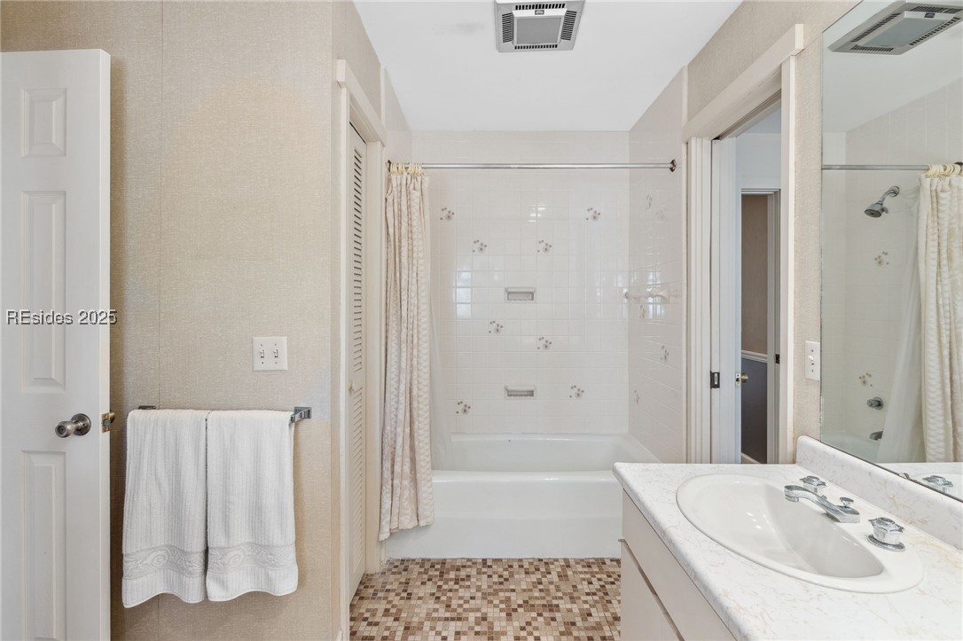 32 Willow Oak Court