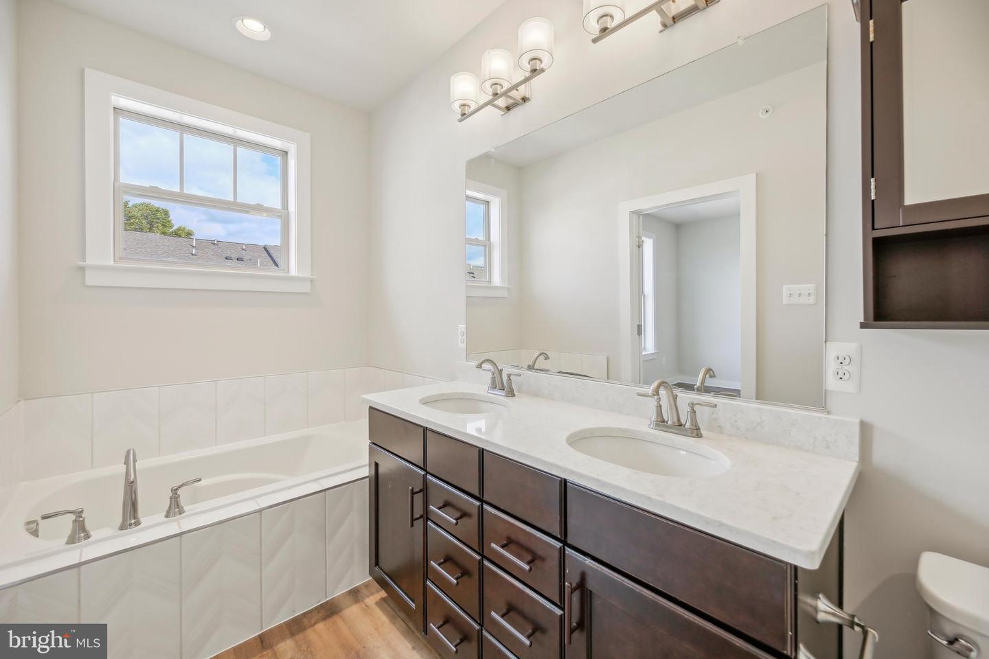 1107 Lawler Dr