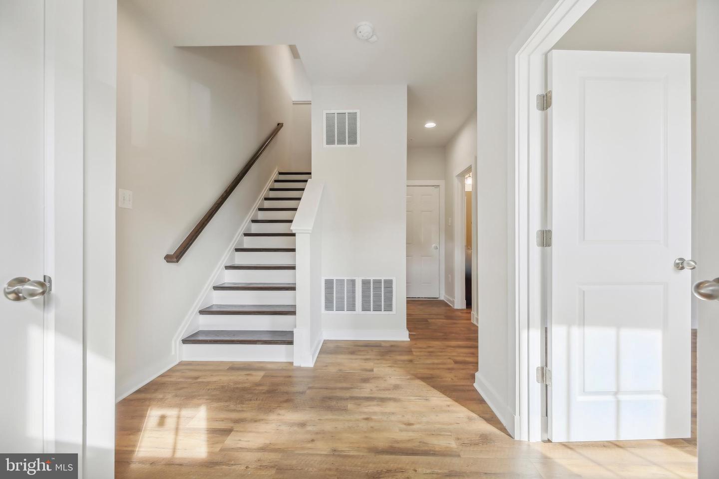 1107 Lawler Dr