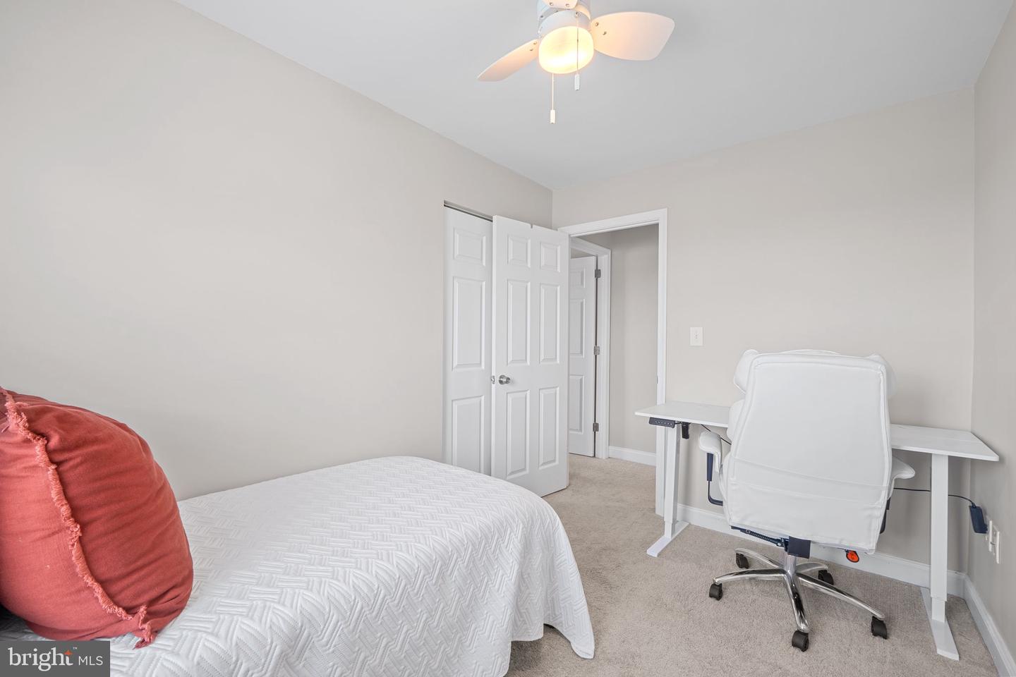 585 Lancaster Pl