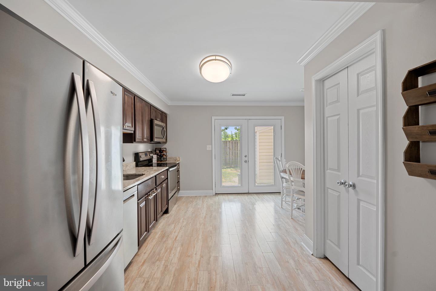 585 Lancaster Pl