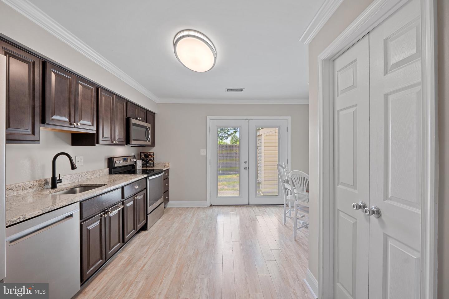 585 Lancaster Pl