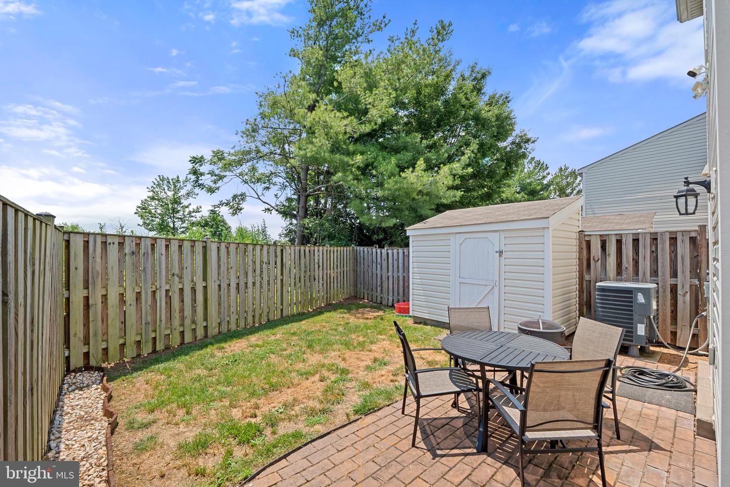 585 Lancaster Pl