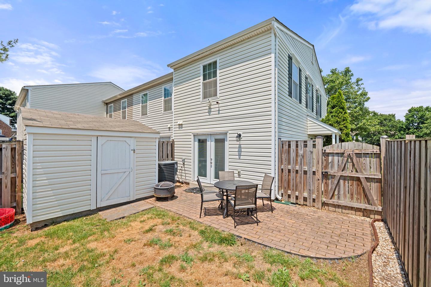585 Lancaster Pl