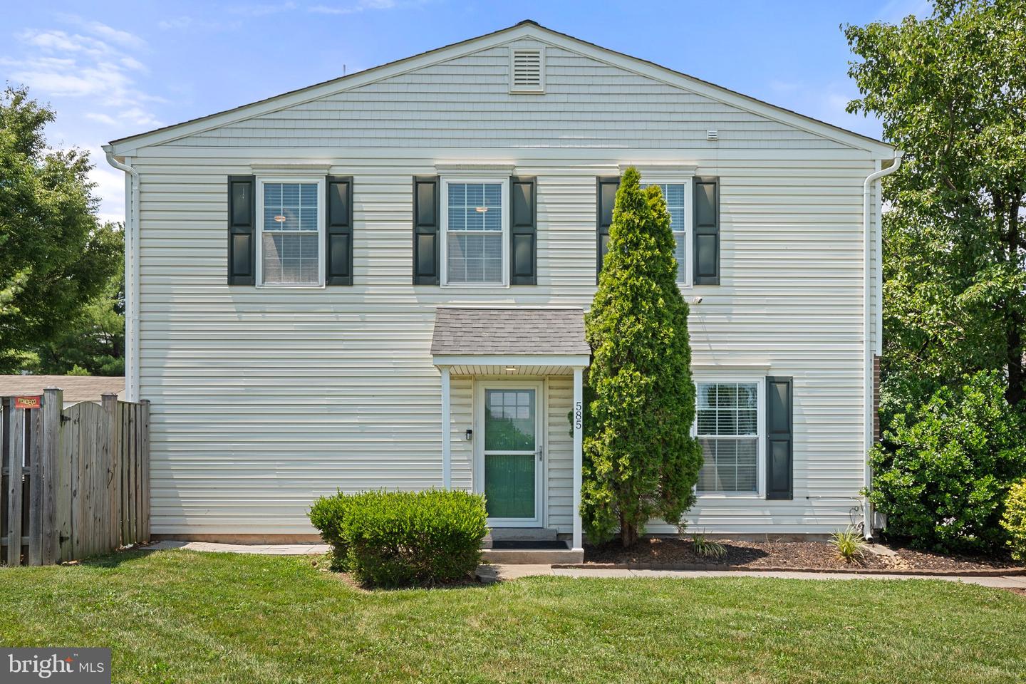 585 Lancaster Pl