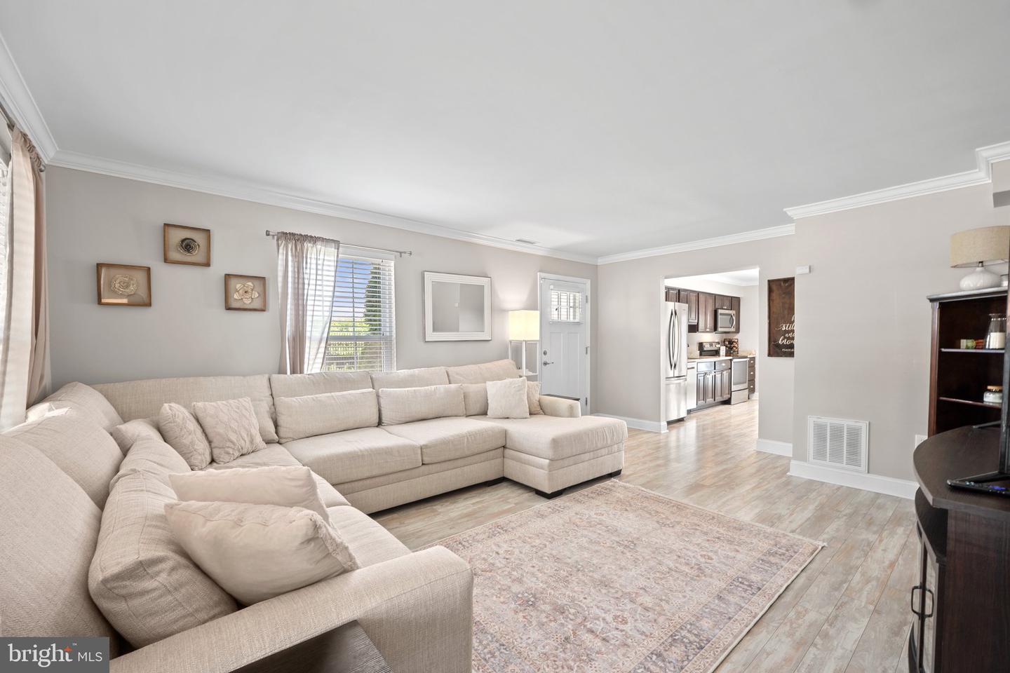 585 Lancaster Pl
