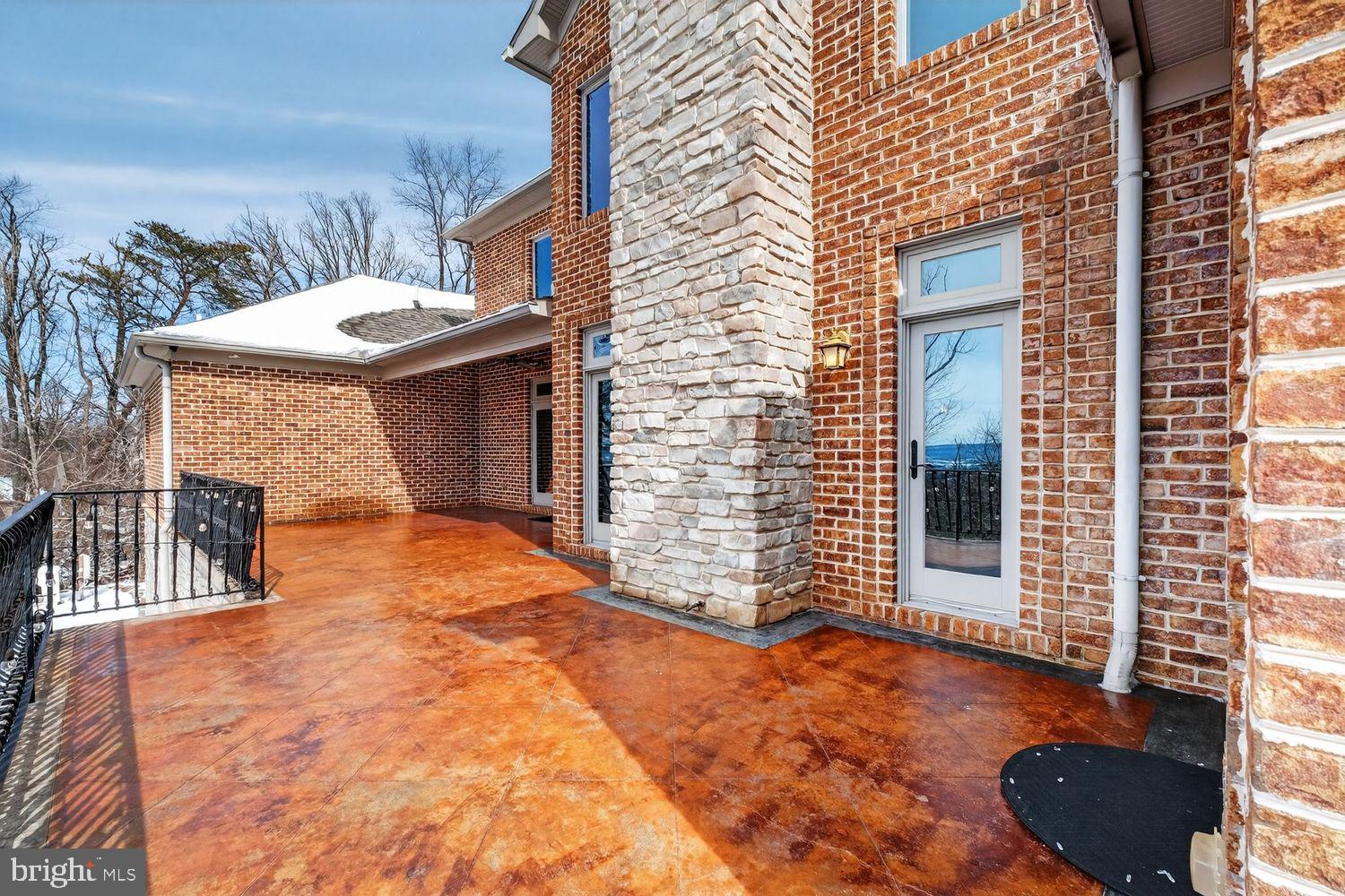 4803 SMOKEY COURT