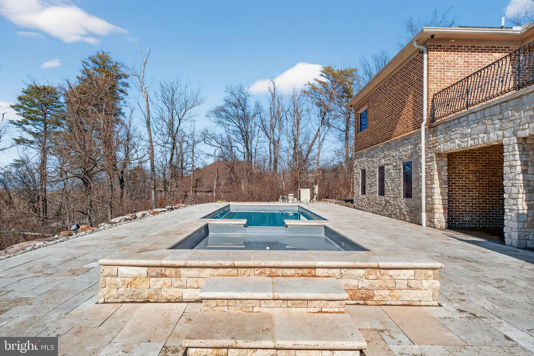 4803 SMOKEY COURT