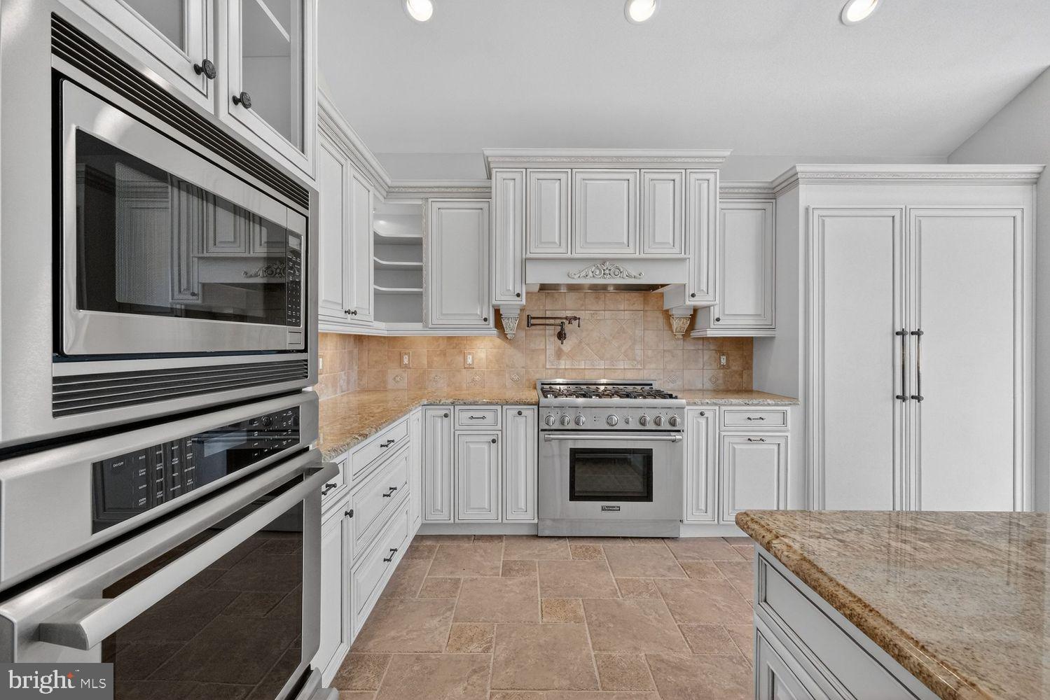 4803 SMOKEY COURT