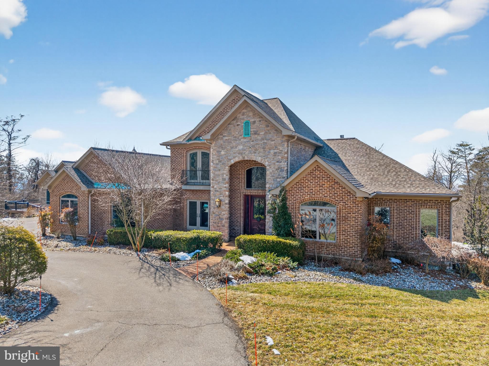 4803 SMOKEY COURT