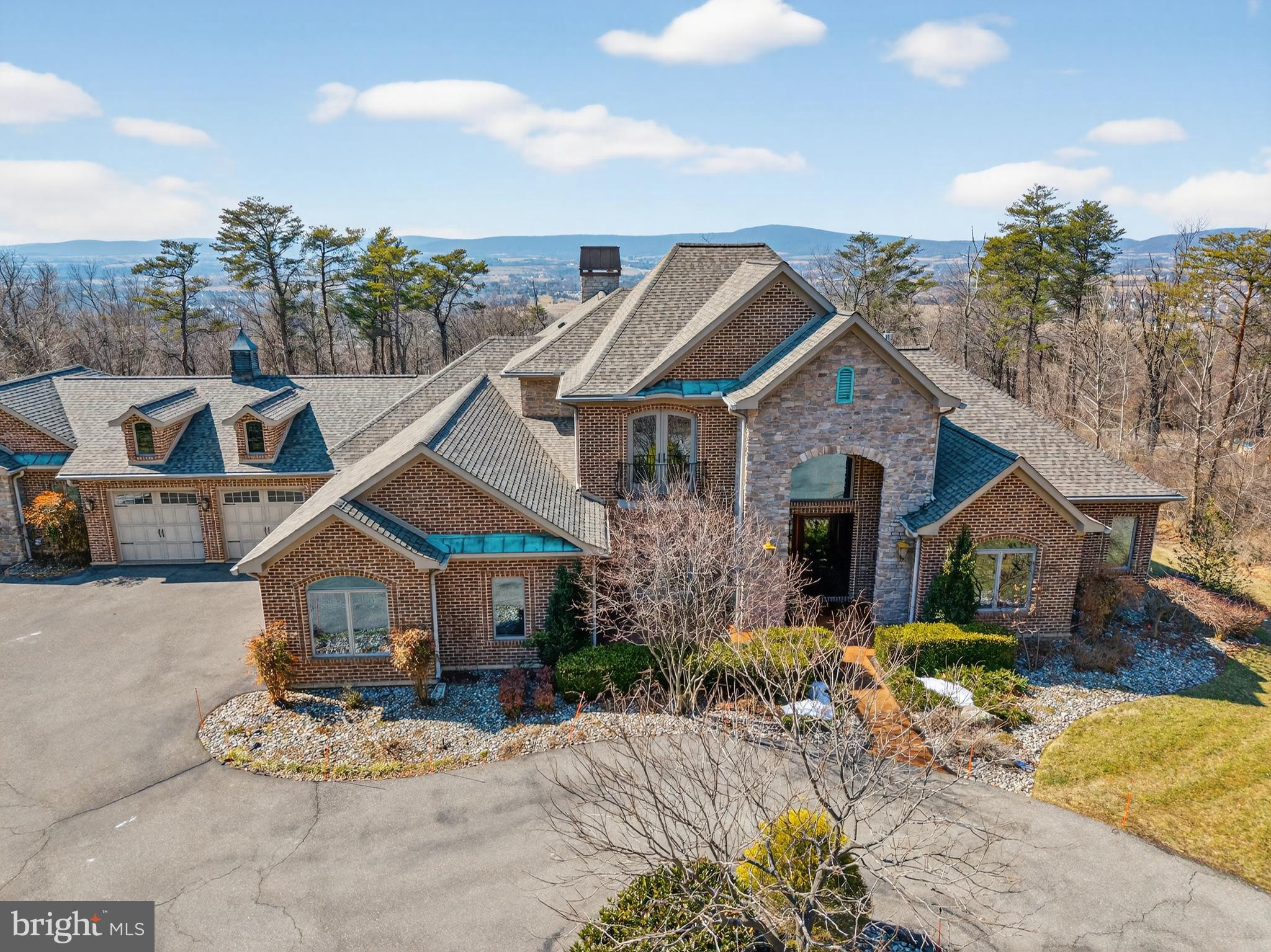 4803 SMOKEY COURT