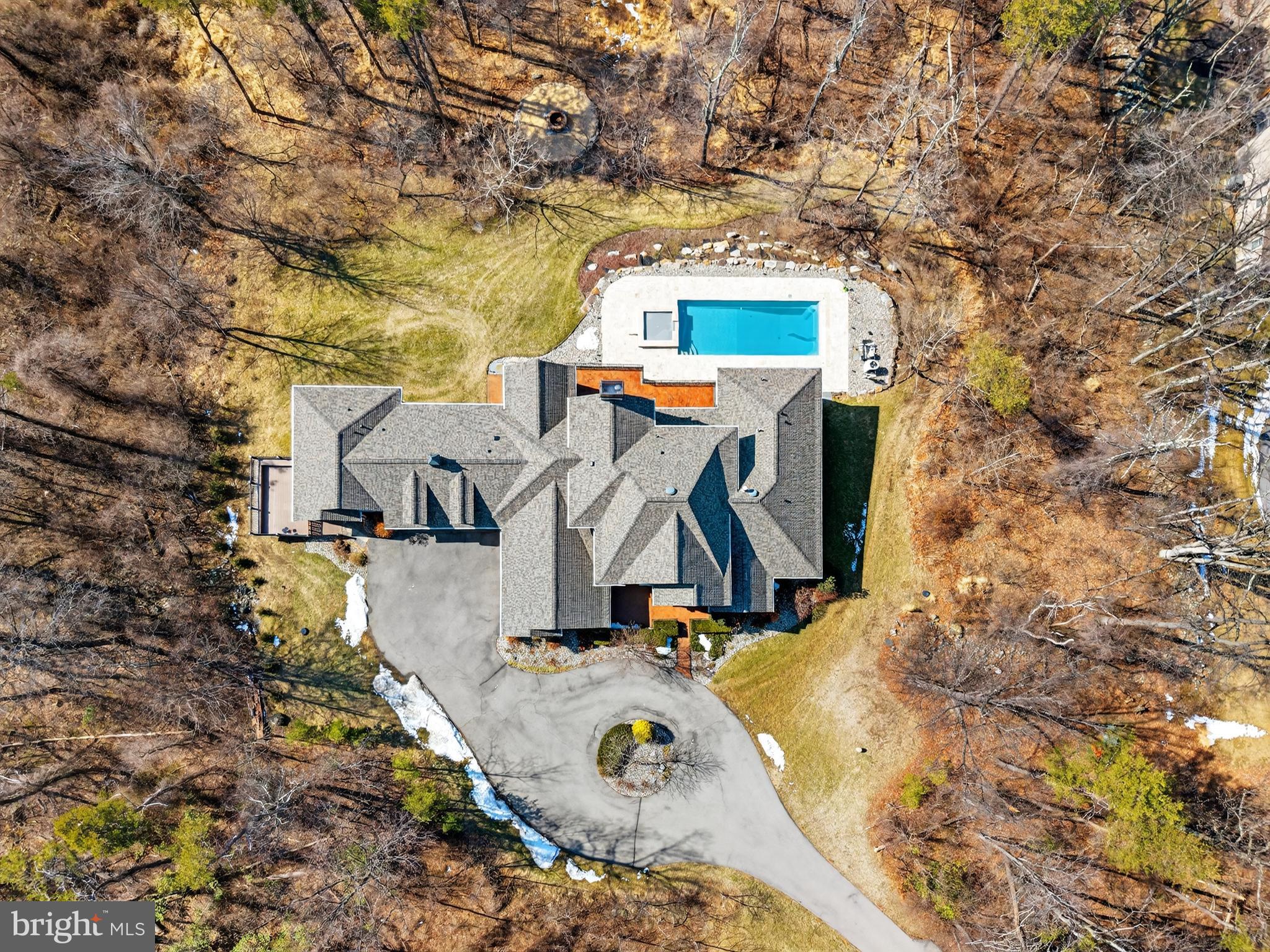 4803 SMOKEY COURT
