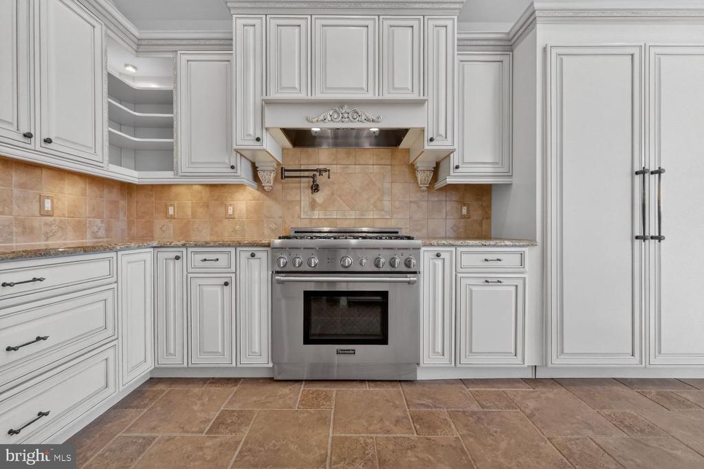 4803 SMOKEY COURT