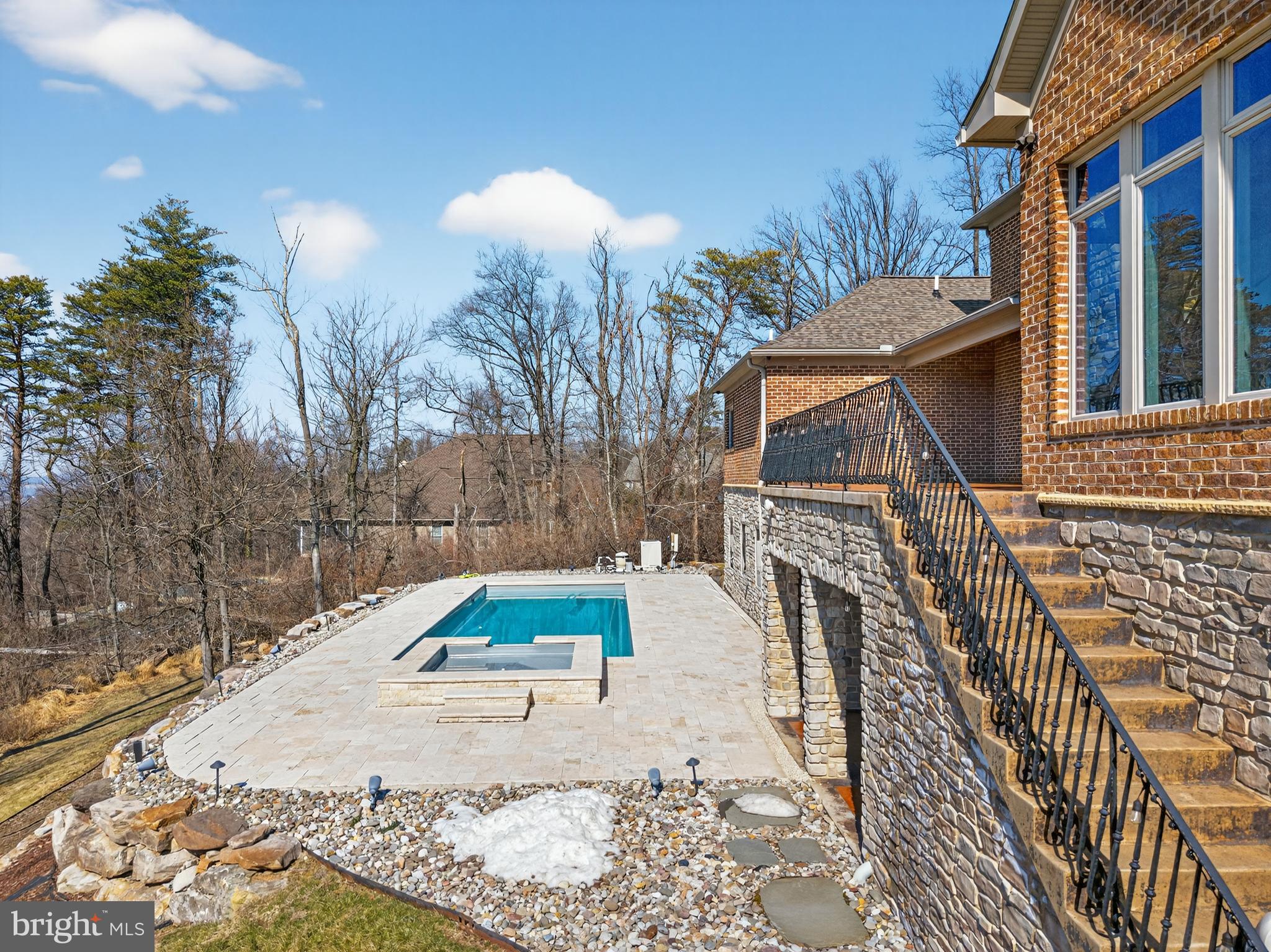 4803 SMOKEY COURT