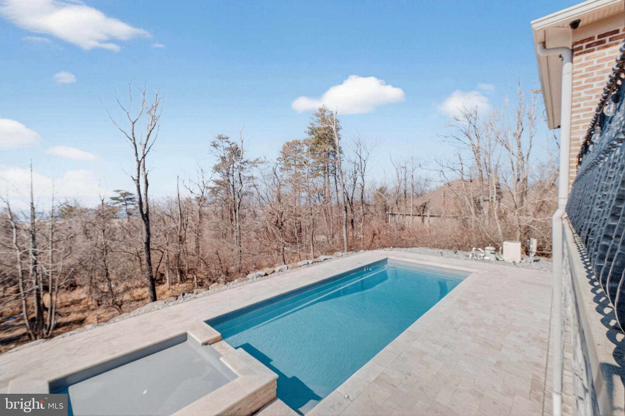 4803 SMOKEY COURT