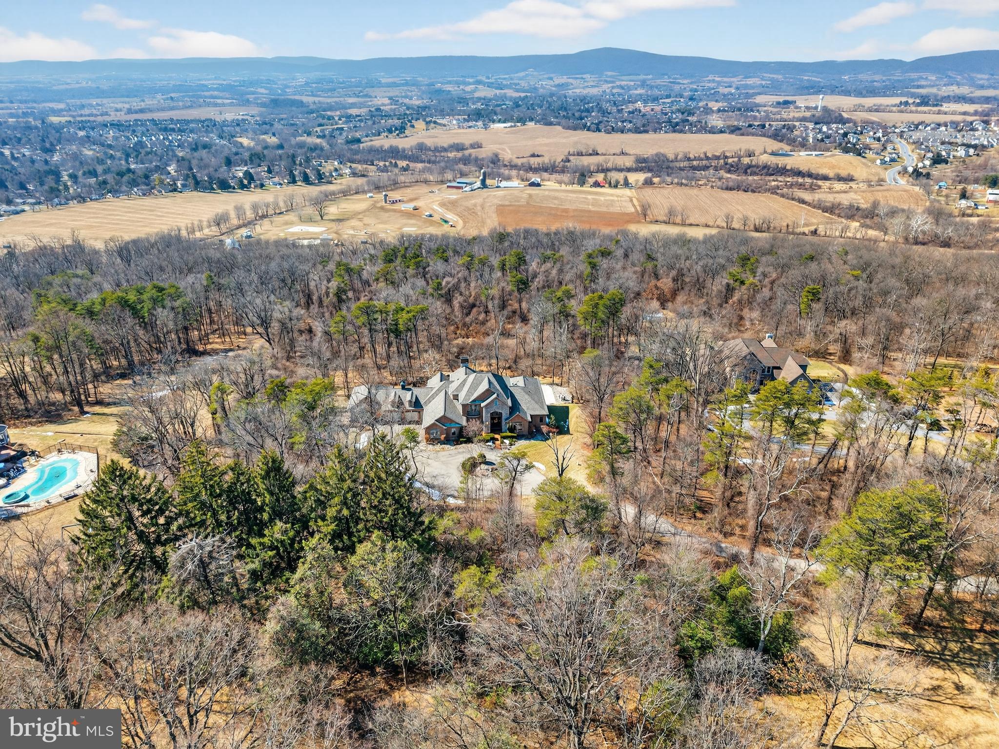 4803 SMOKEY COURT