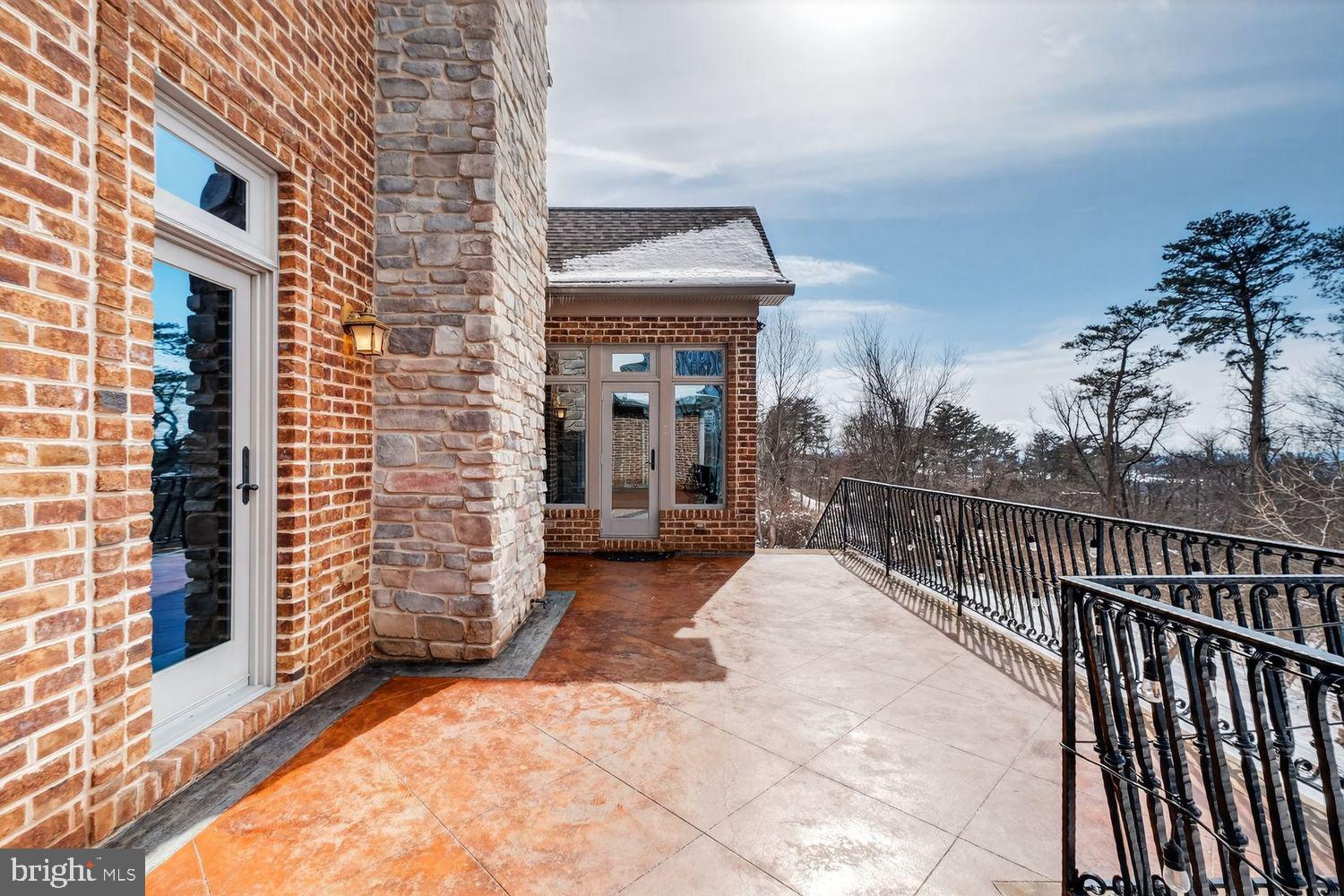 4803 SMOKEY COURT