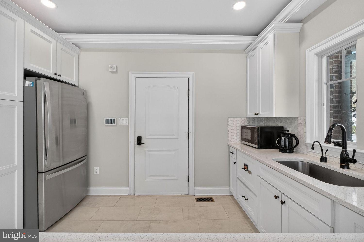 4803 SMOKEY COURT