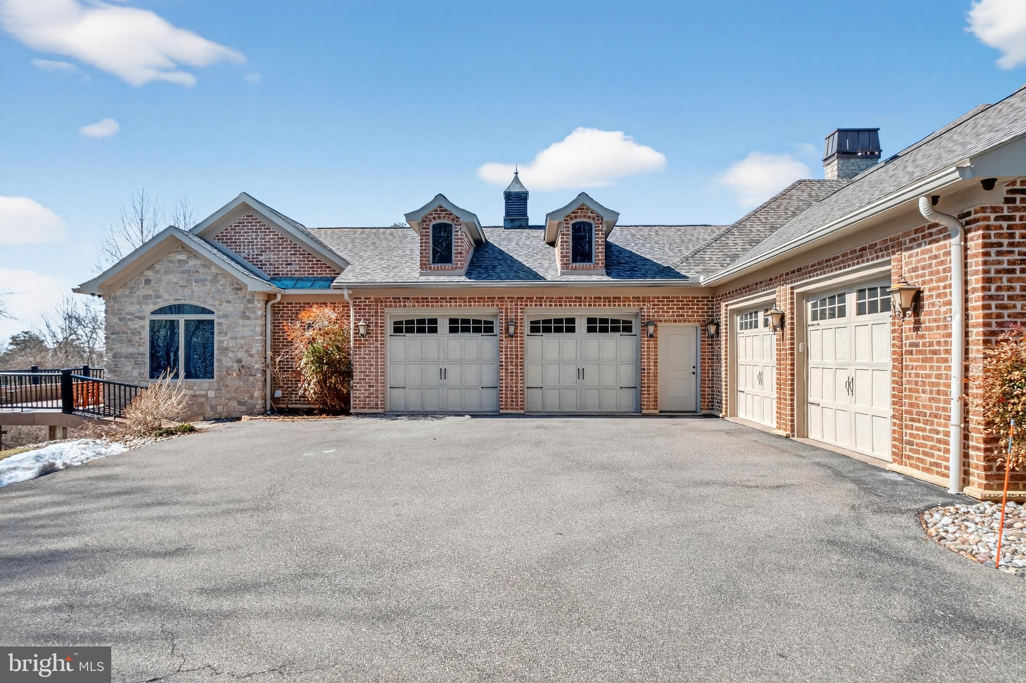 4803 SMOKEY COURT