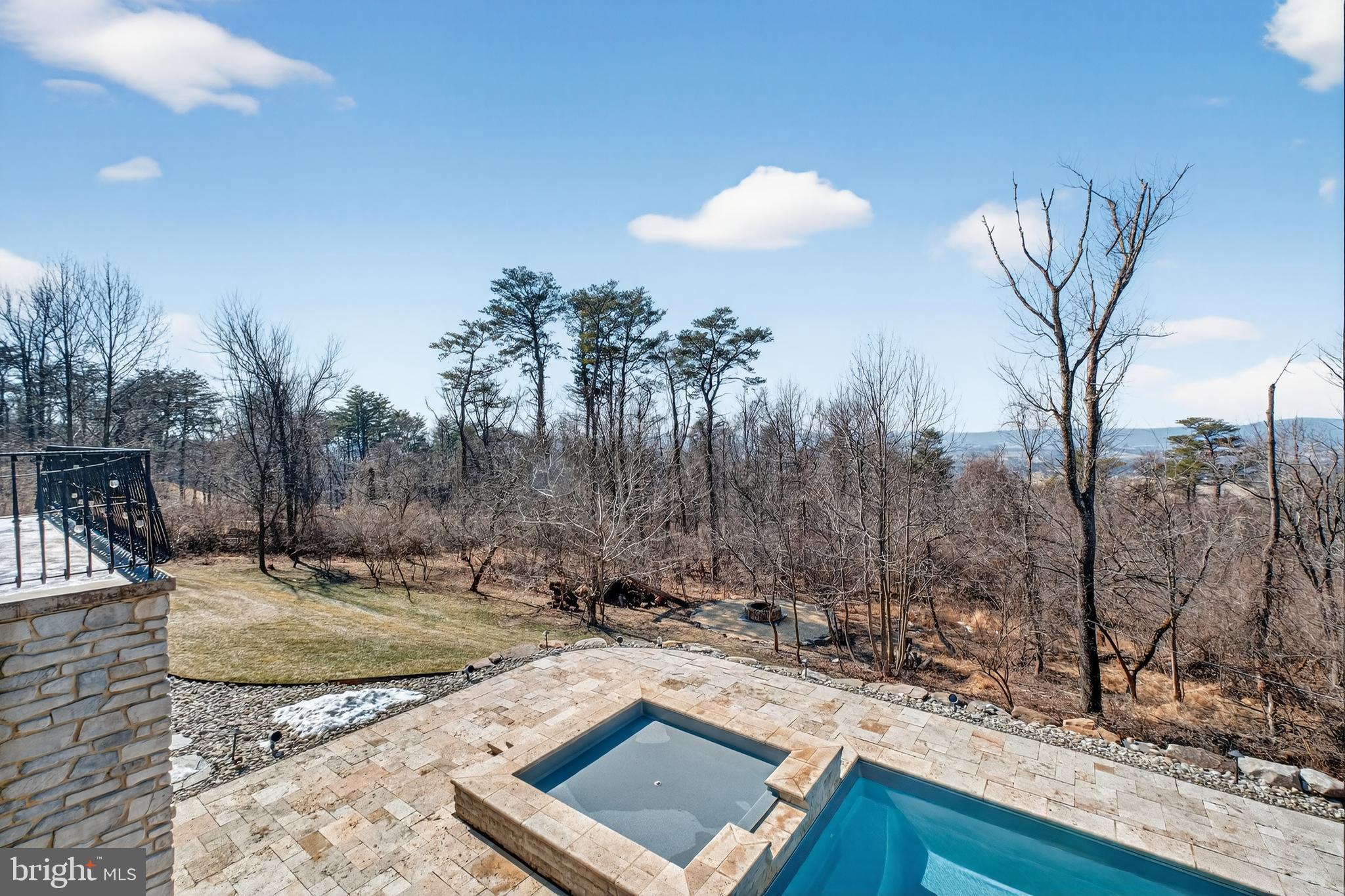 4803 SMOKEY COURT