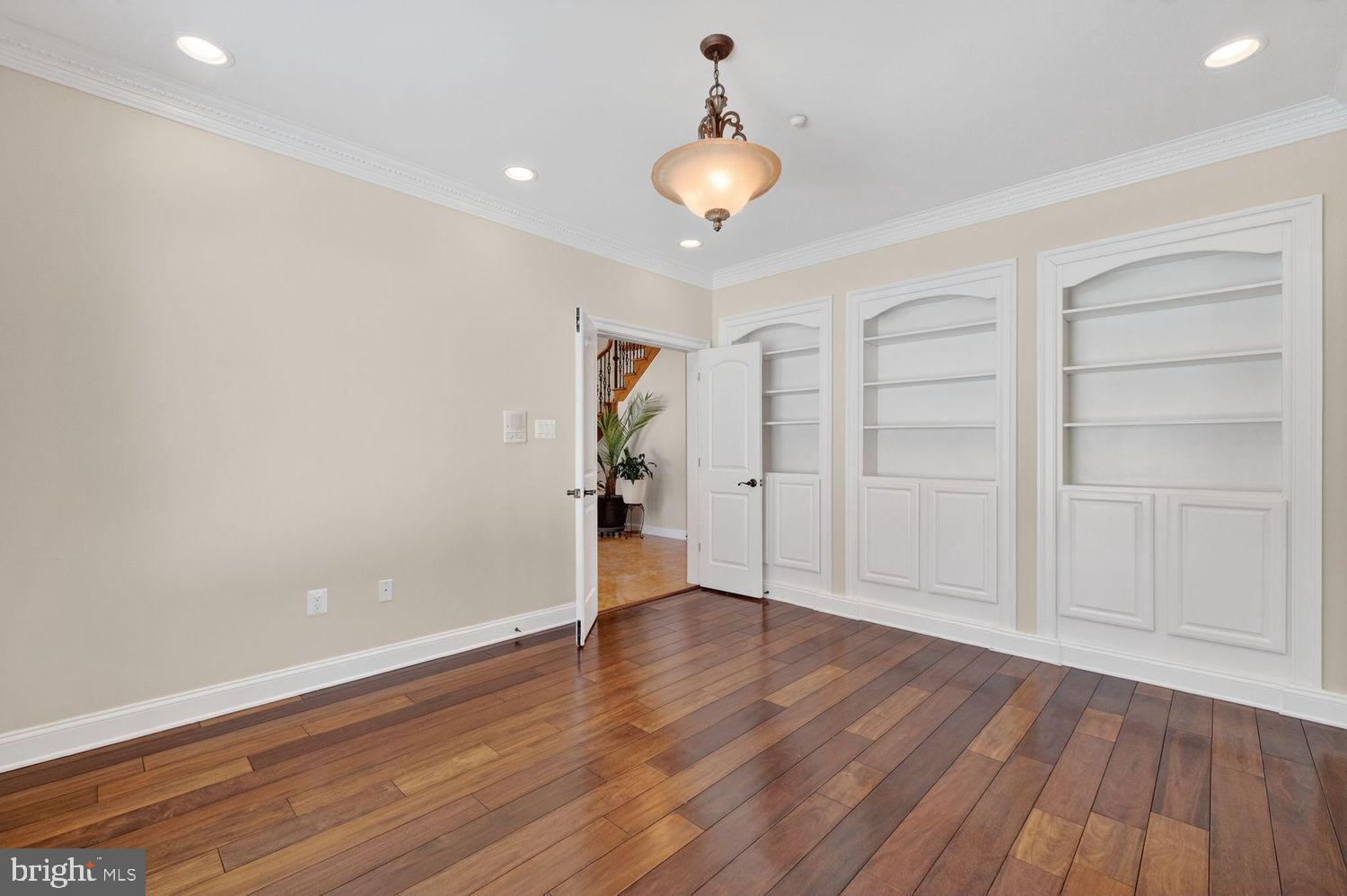 4803 SMOKEY COURT