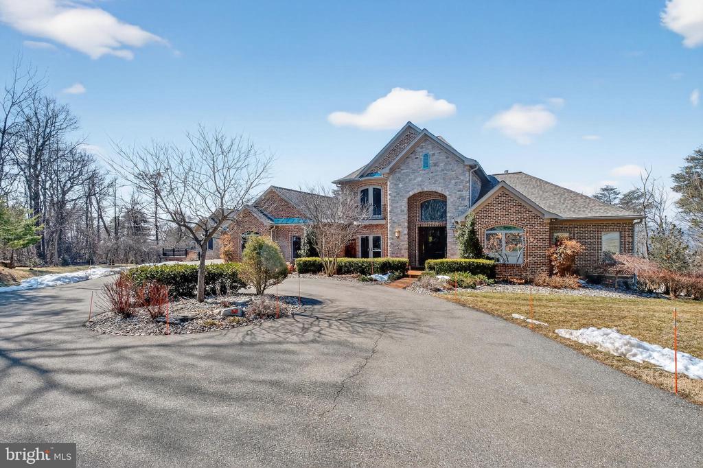 4803 SMOKEY COURT