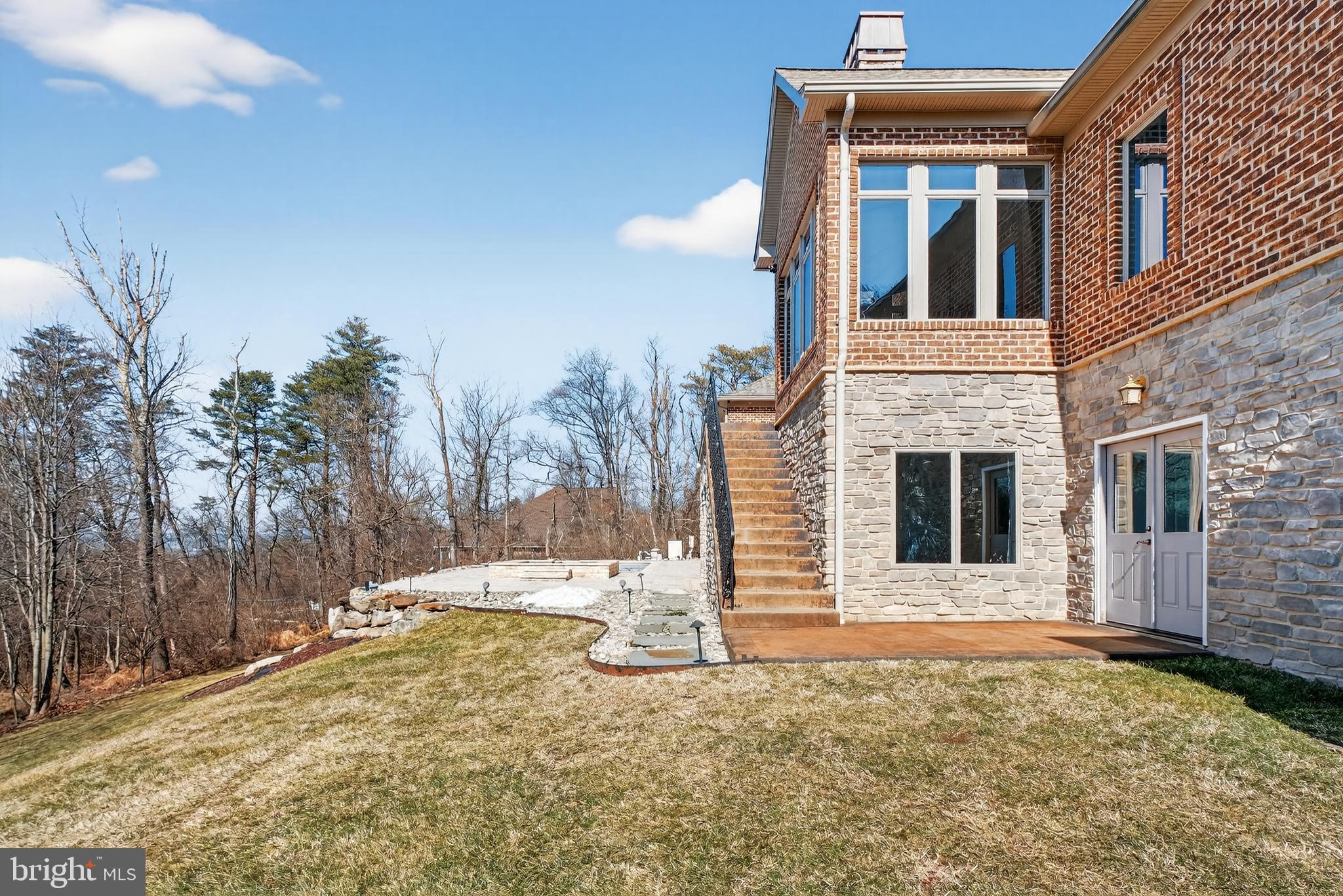 4803 SMOKEY COURT