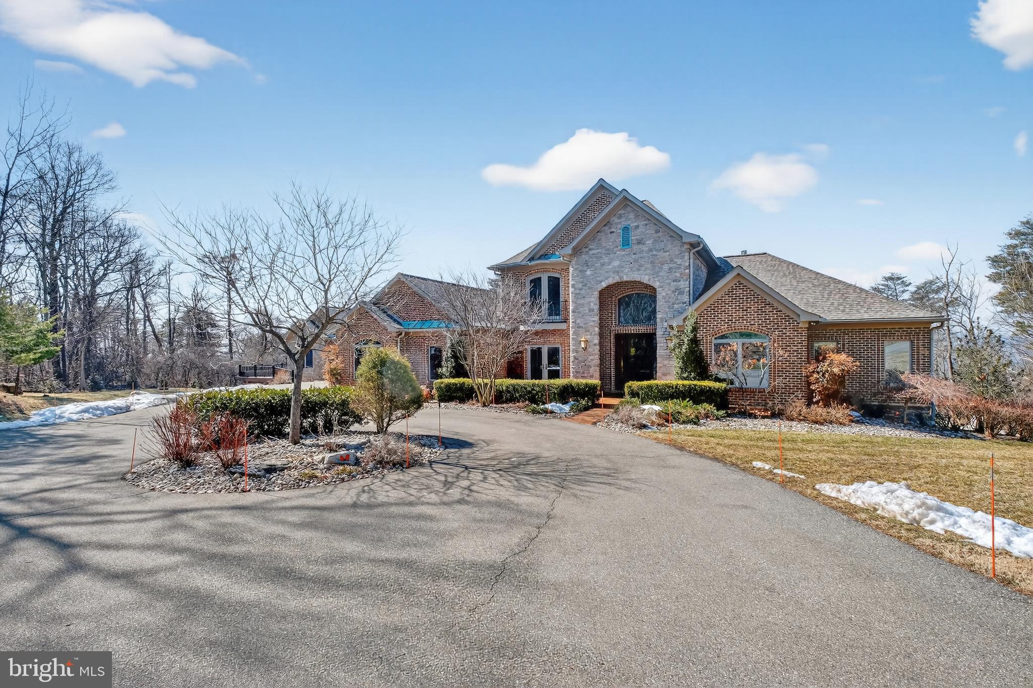 4803 SMOKEY COURT