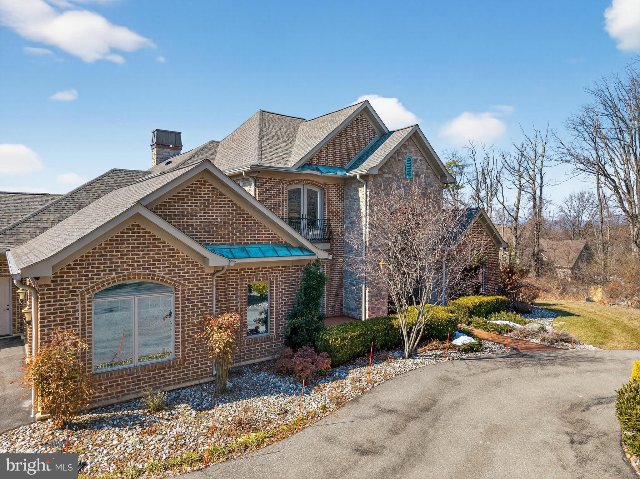 4803 SMOKEY COURT