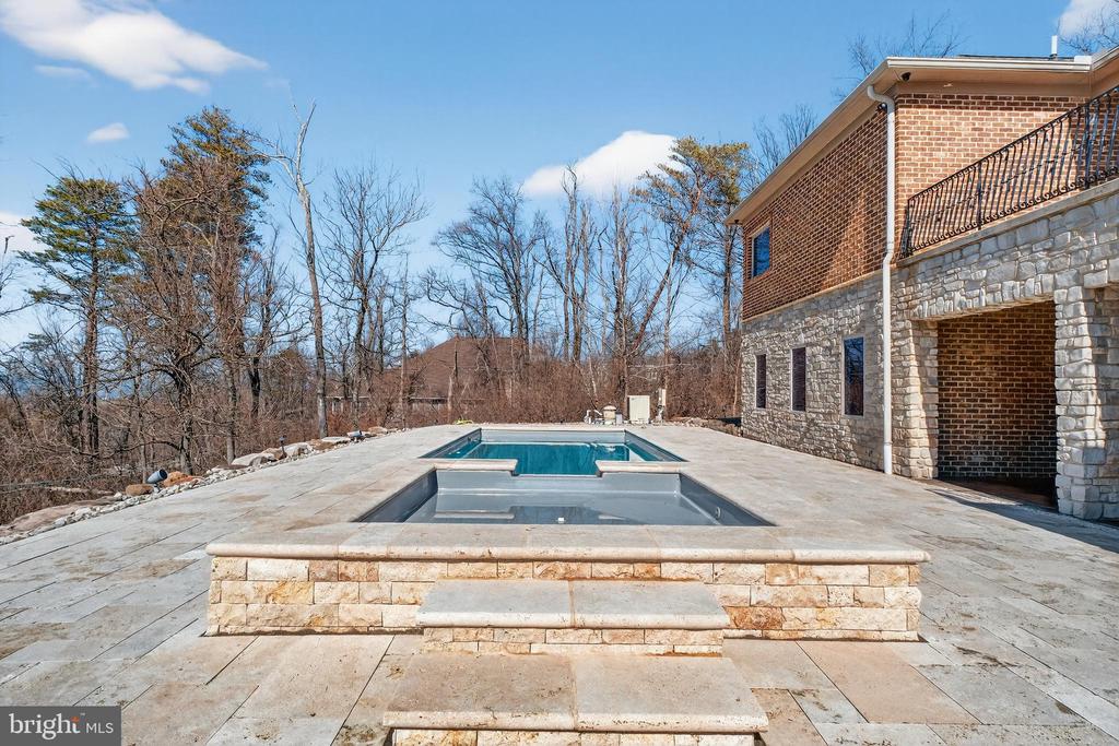4803 SMOKEY COURT