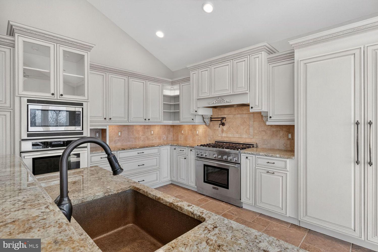 4803 SMOKEY COURT