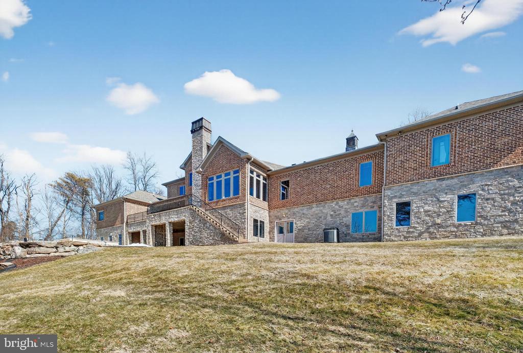 4803 SMOKEY COURT