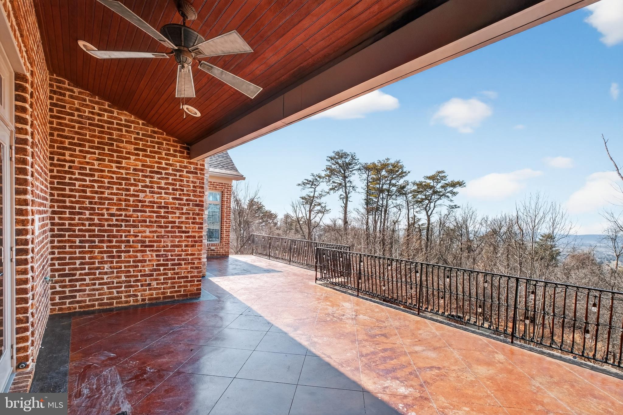 4803 SMOKEY COURT